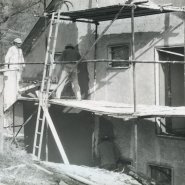 stavba kulturnho domu v roce 1985 ohazuje enda faltus a kalous z nekoe